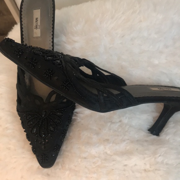 Shoes - Picture 3 of 4